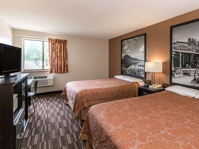 Hotel Super 8 By Wyndham Madison Exterior foto