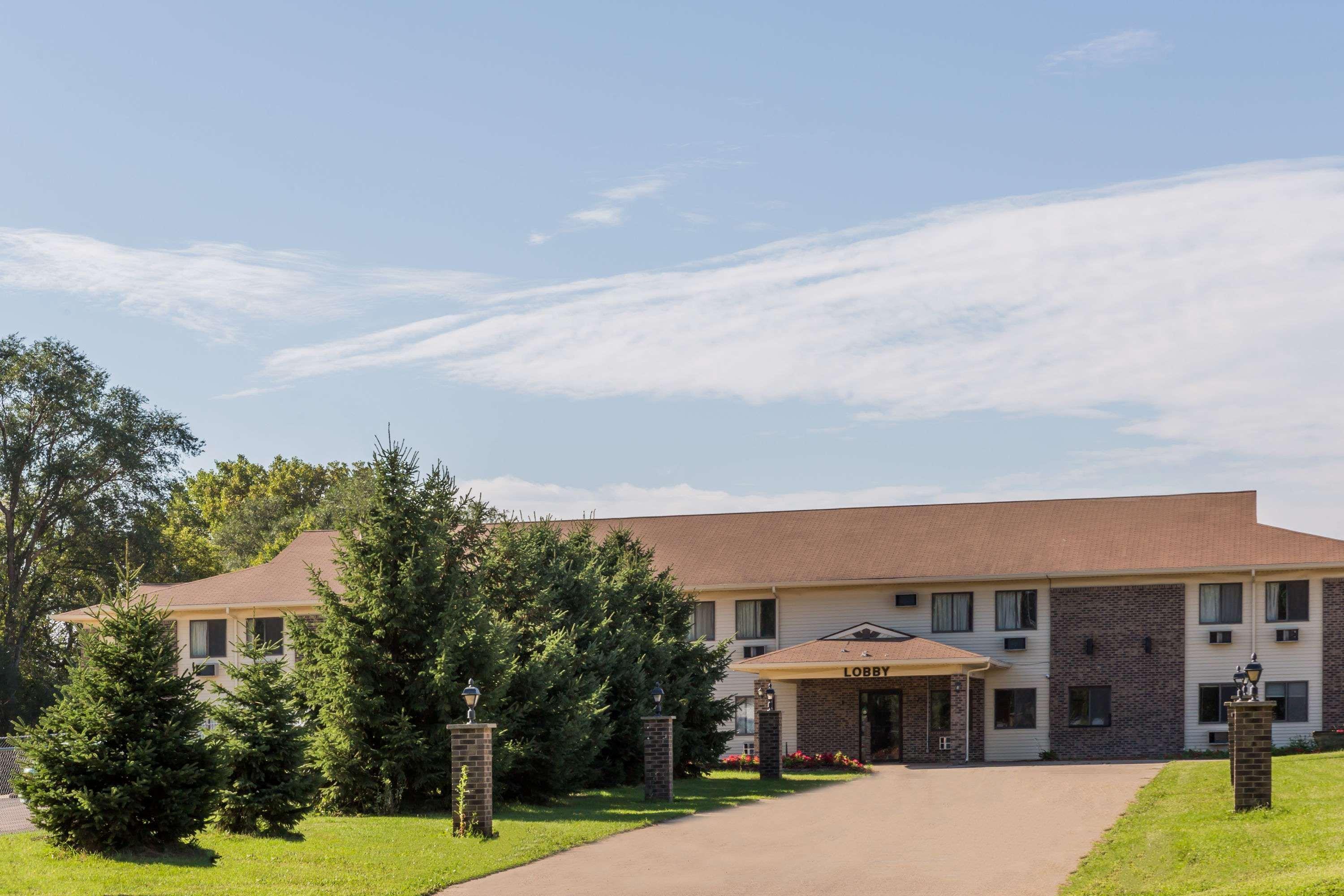 Hotel Super 8 By Wyndham Madison Exterior foto